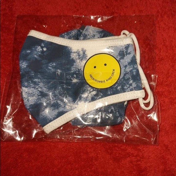 Abercrombie Kids Matching Mask and Scrunchie - Picture 4 of 4